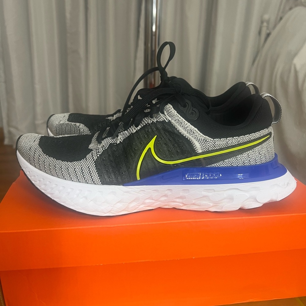 Men’s Nike react Infinity Run FlyKnit 2 White Black Blue CT2357-100